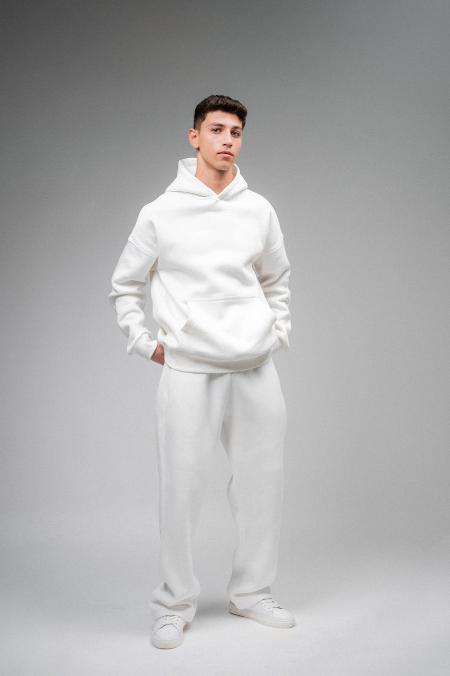 RANDOM Oversized Sweatpants – White (M)