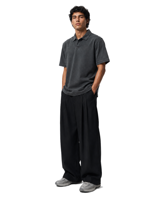 ONE V-NECK. ANYWHERE.