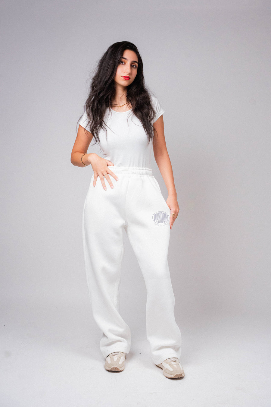 RANDOM Oversized Sweatpants – White